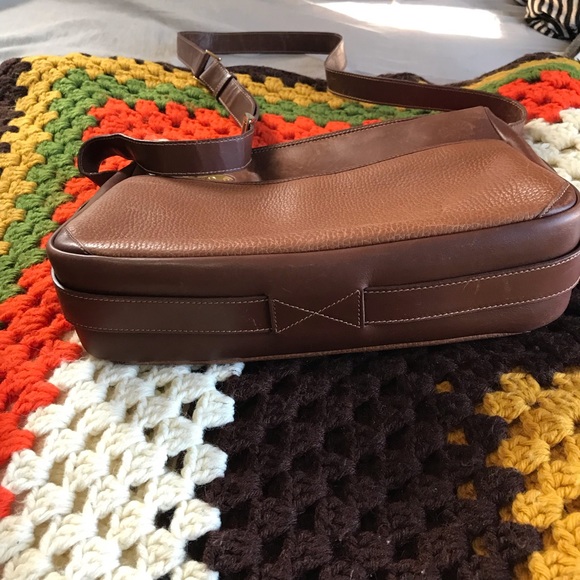 SOLD Vintage Leather Gucci Crossbody Bag Logo - Picture 7 of 8